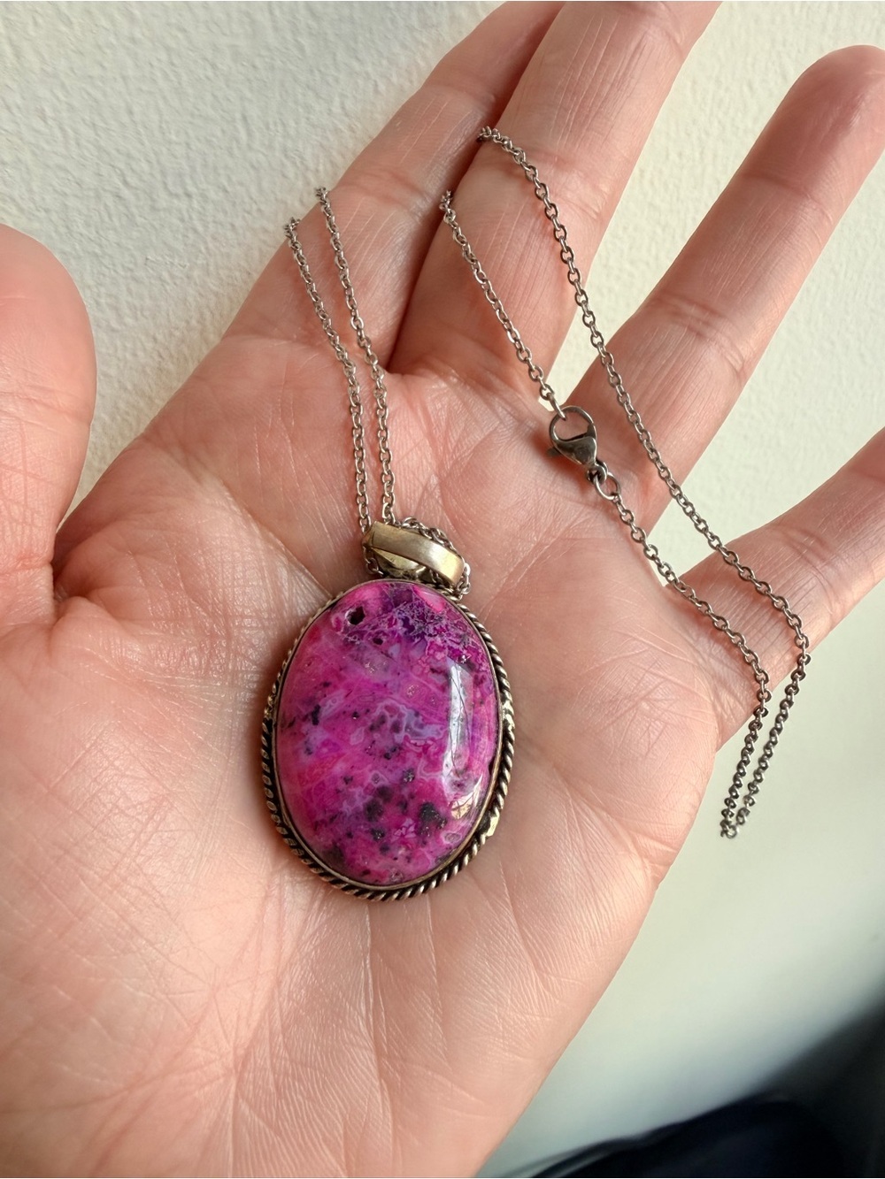 Handcrafted Pink Oval Stone Pendant Necklace in Silver Tone 925